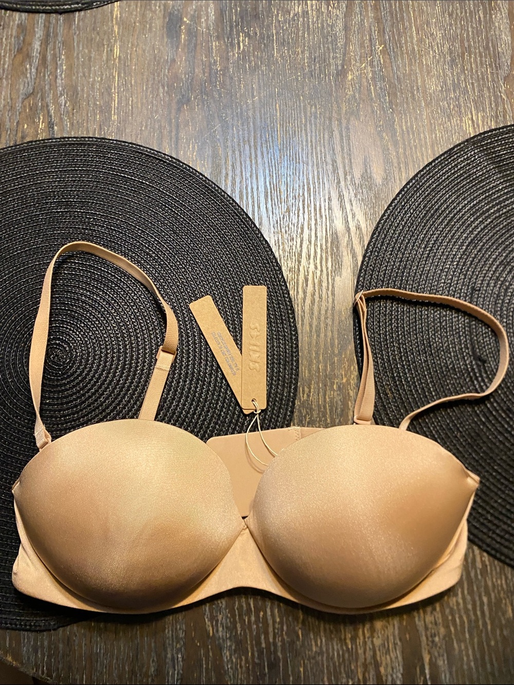 SKIMS ultimate push up clay 34C Strapless Bra NWT creases in pad